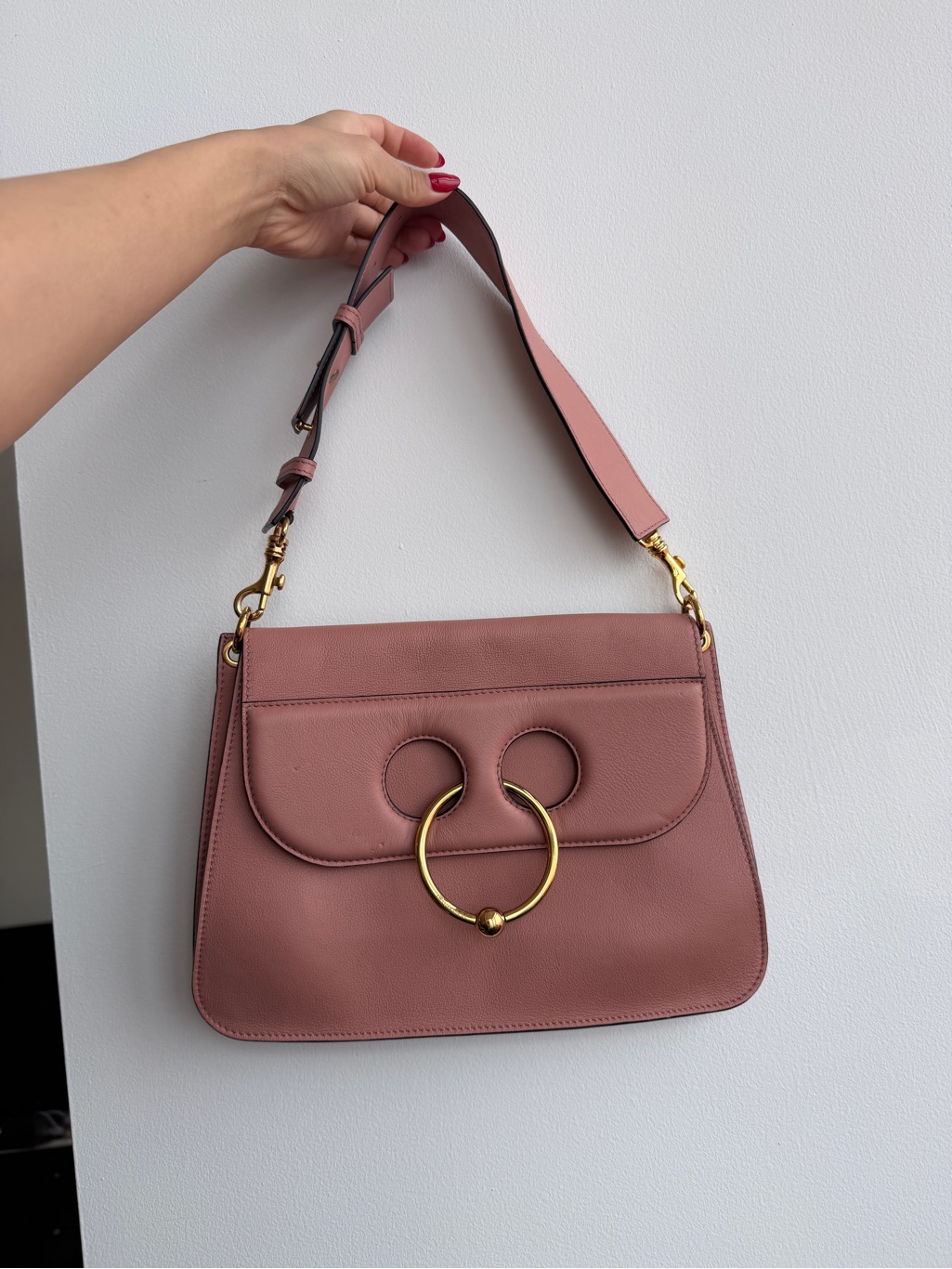 Jw Anderson Mauve Pink Leather Shoulder Bag With Gold Hardware
